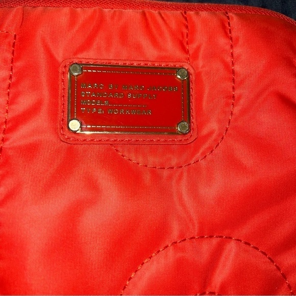 MARC JACOBS Tablet iPad Red Case 8” X 10.5” Quilted protector holder - Picture 2 of 12
